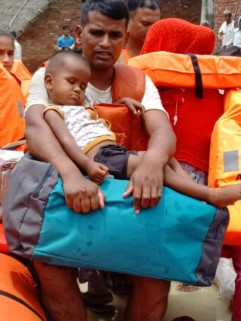 Eight villages of Jalilpur became islands, body of missing farmer found