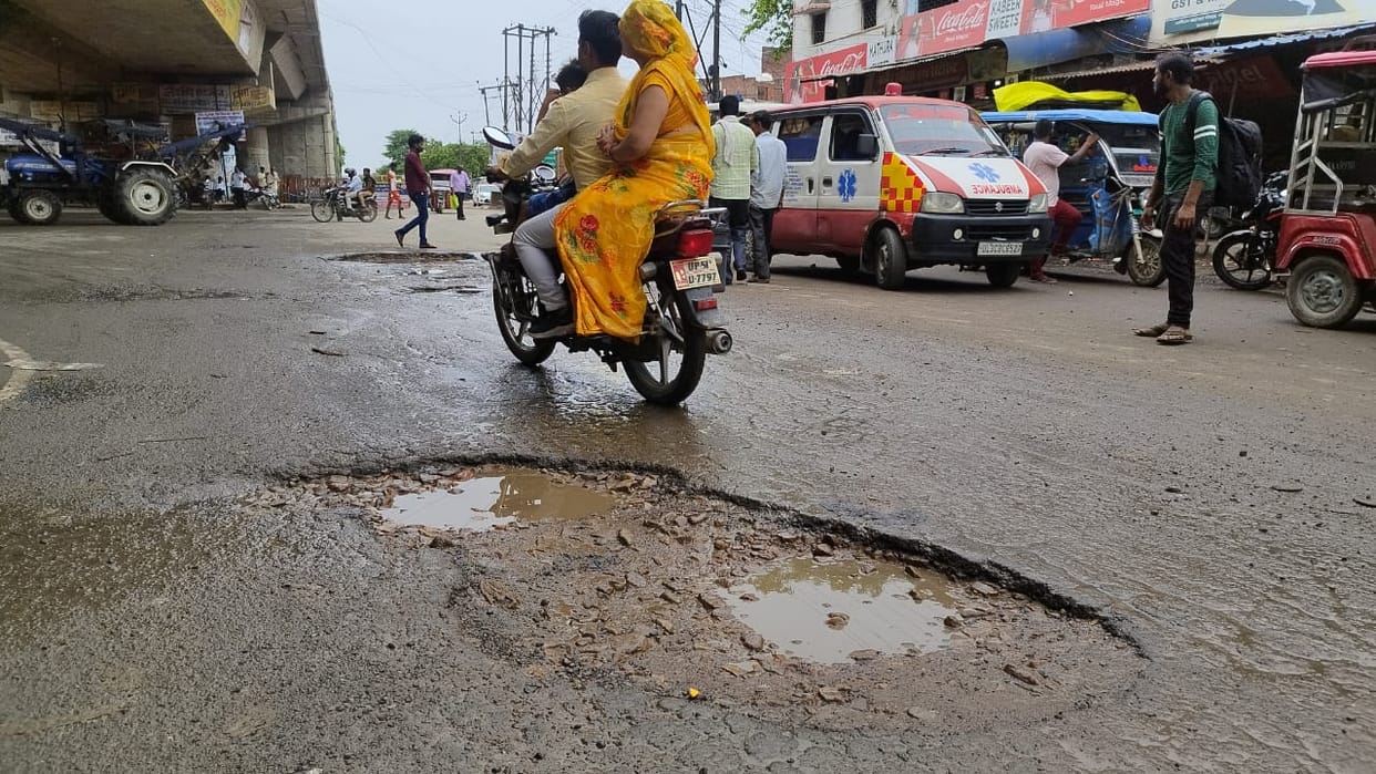 Service Lane: Road turned into pits, increasing trouble