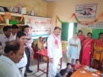 स्कूल का निरीक्ष्रण करते बाल आयोग के अध्यक्ष डा.देवेन्द्र शर्मा