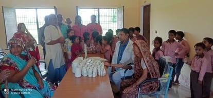 Huge crowd of patients in free health camp