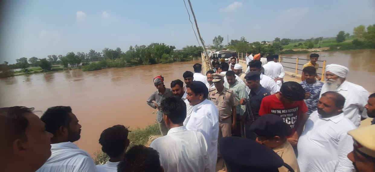 Electricity Minister took stock of flood rescue arrangements, said three days are important