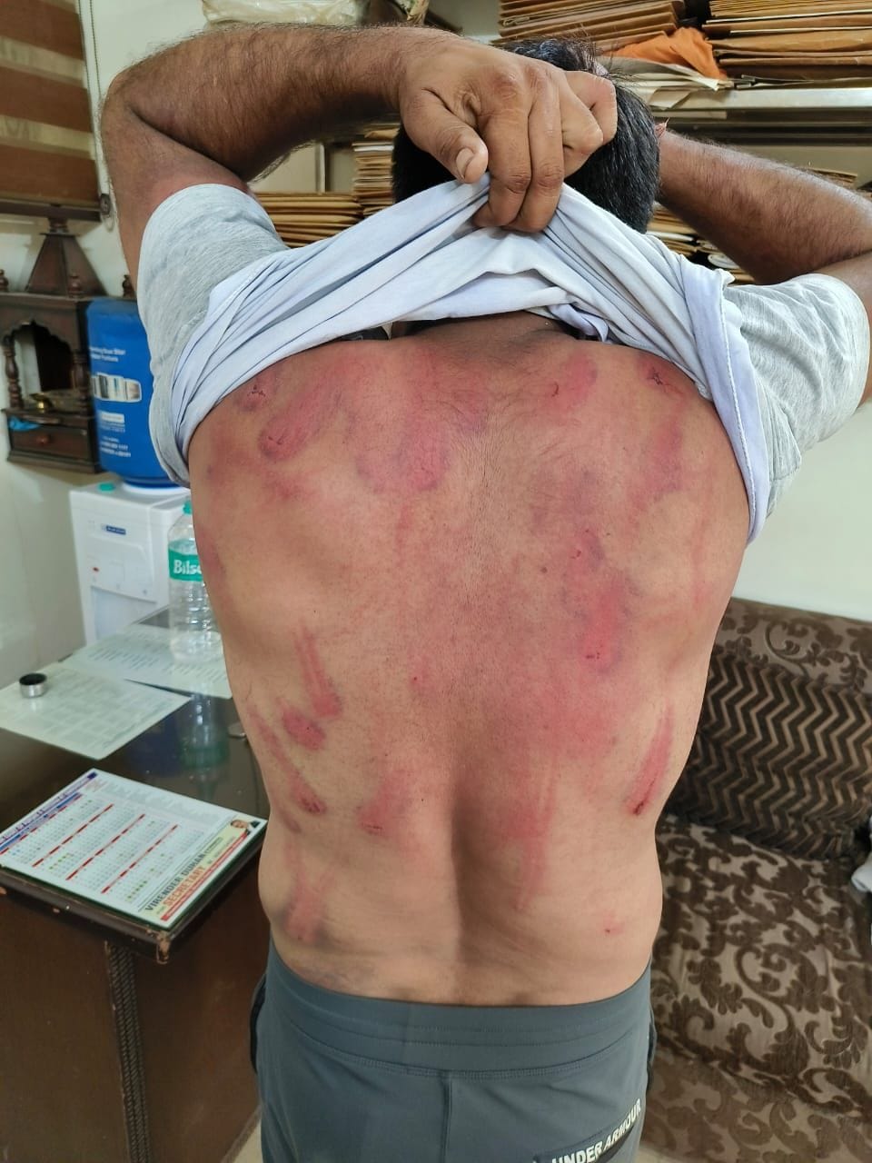 Shopkeeper was kidnapped and beaten, demanded 15 lakhs