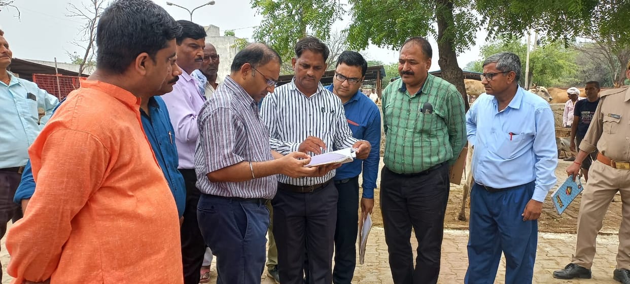 The general manager saw the arrangement of fodder and water for the cattle