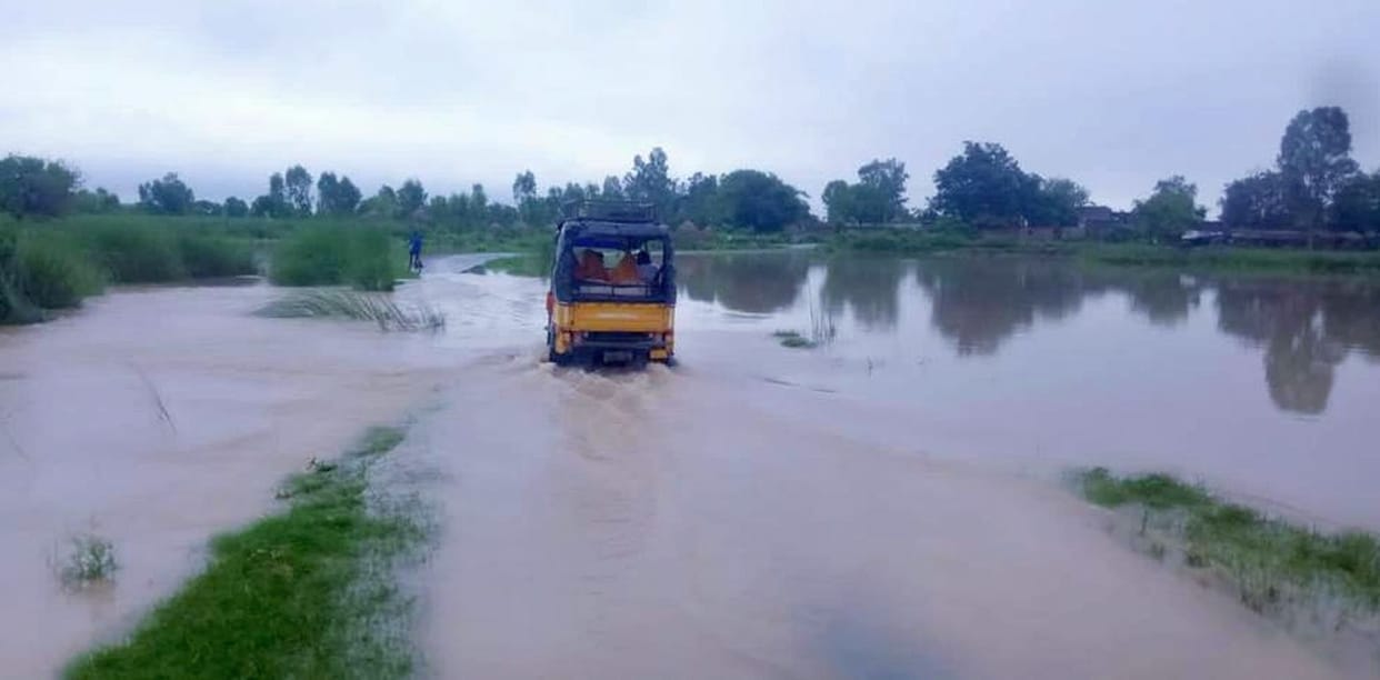 Water reached houses in Sahaswan and Ushait, difficult to get out