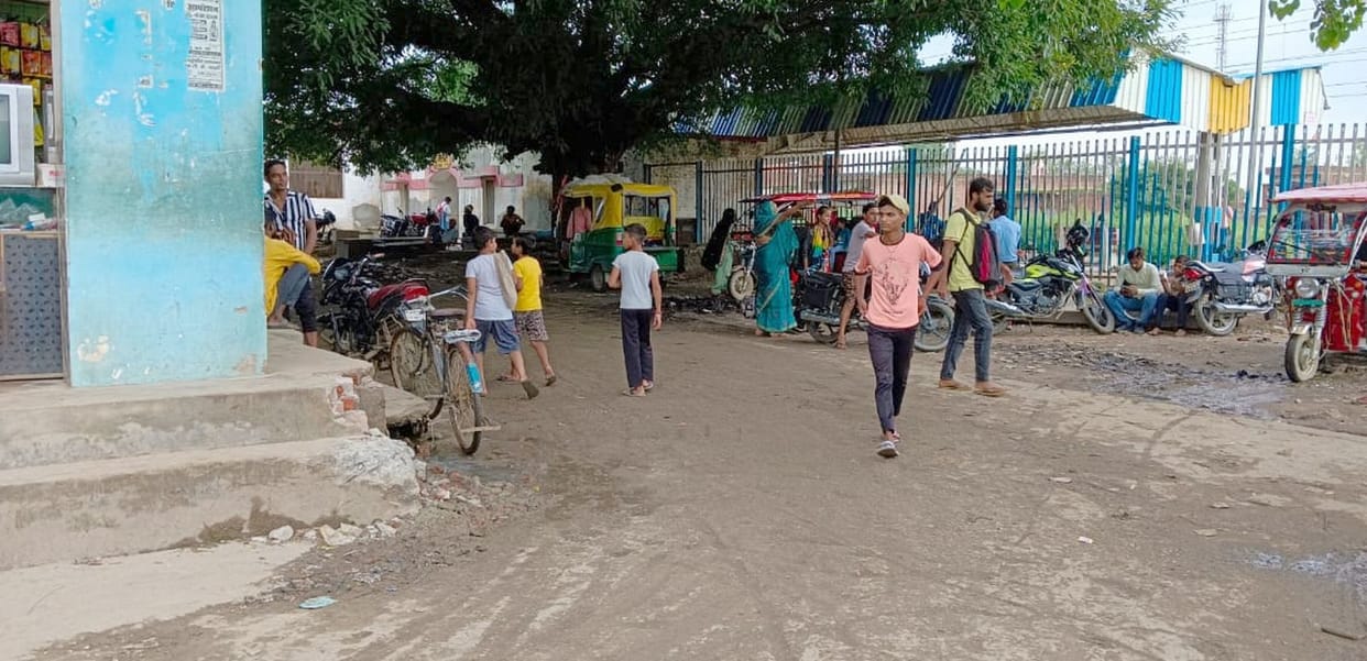 Kanwariyas adamant on demolishing house when DJ gets stuck