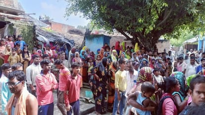 Dead body of married woman found hanging in Bilsanda, accused of murder