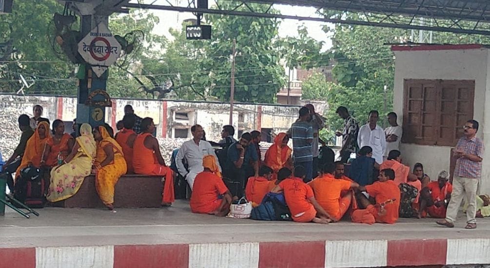18 trains delayed by six hours due to OHE cable breakage, passengers upset