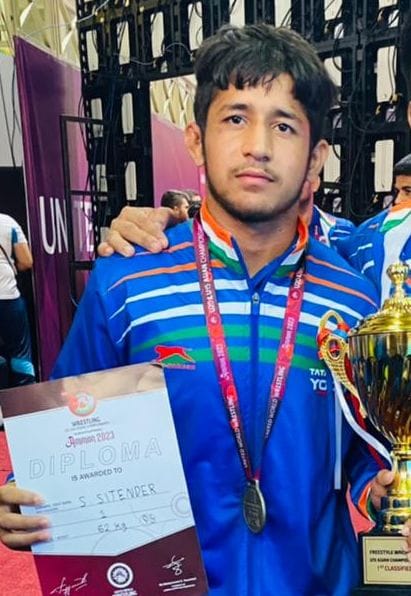 Satendra won gold medal by defeating Iranian wrestler in Asia Wrestling Championship