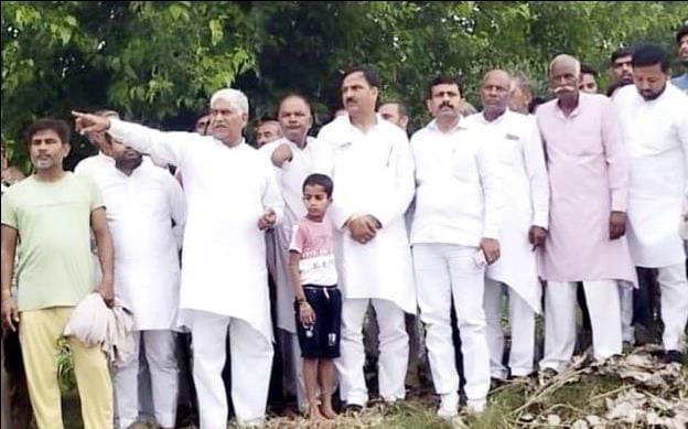 Minister of State took stock of the damage caused by the flood.