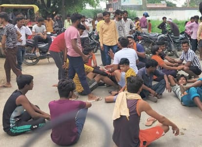 Kanwariyas got angry on putting up no entry board, jammed