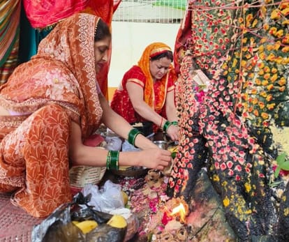 She worshiped the poplar and wished her husband long life