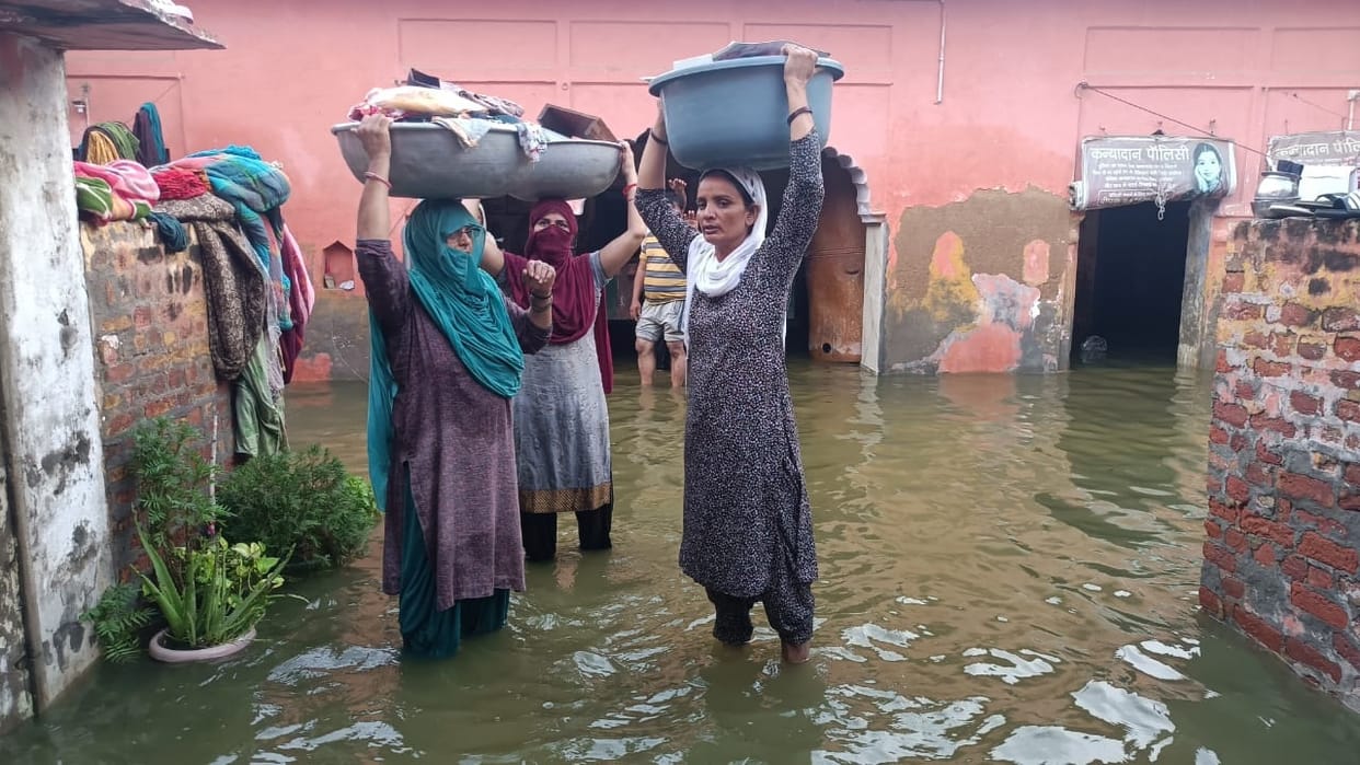 Water entered the houses of Kablana, sent the elderly and children to relatives