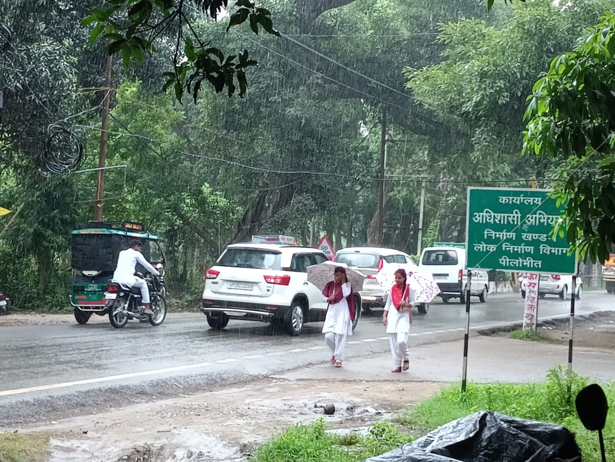 Humidity increased due to light rain, people got sweaty