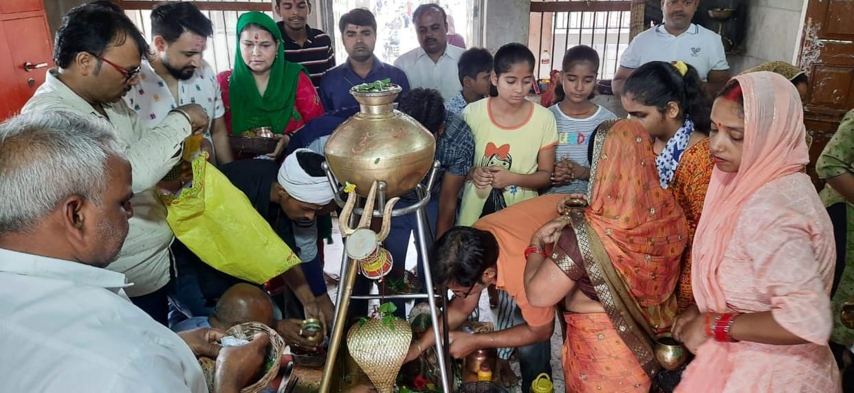 Har-Har Mahadev resounded in pagodas, Jalabhishek was done by Vi-Vidhan