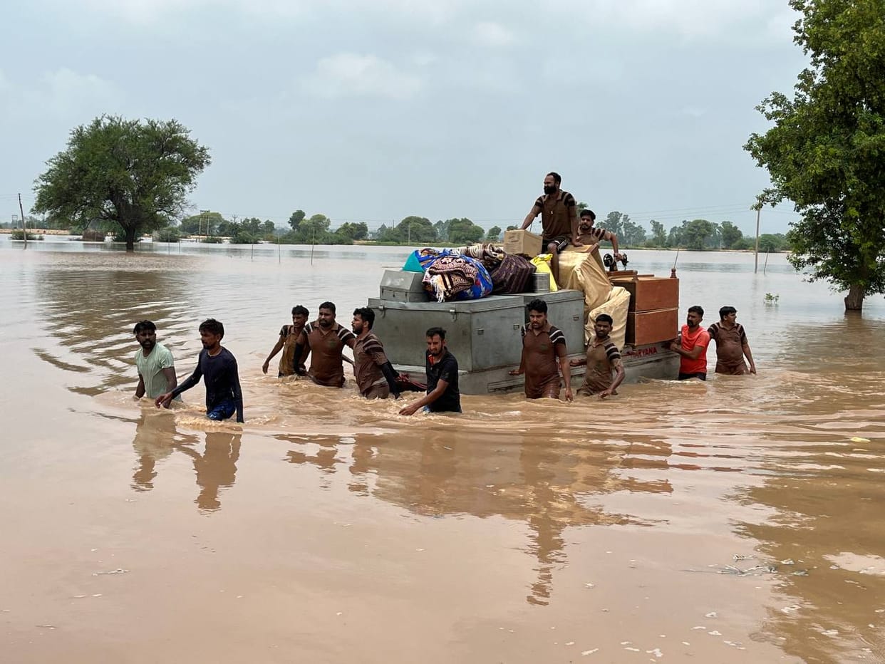 Ghaggar embankment broken near Jhanda in Punjab, village Burjkarmgarh and Musahibwala filled with water