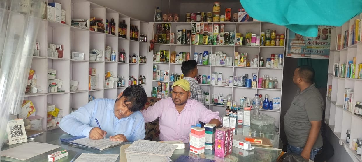 medical store running without license sealed