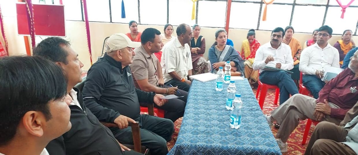 Do work on priority basis in areas deprived of sewer line: Mahar