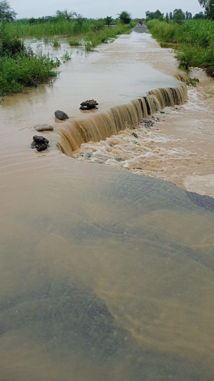 Water level rises in Kho river, panic in villages of Khadar area