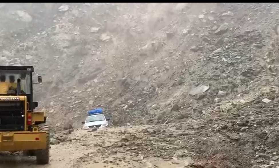 Wheels stopped for two hours on the national highway