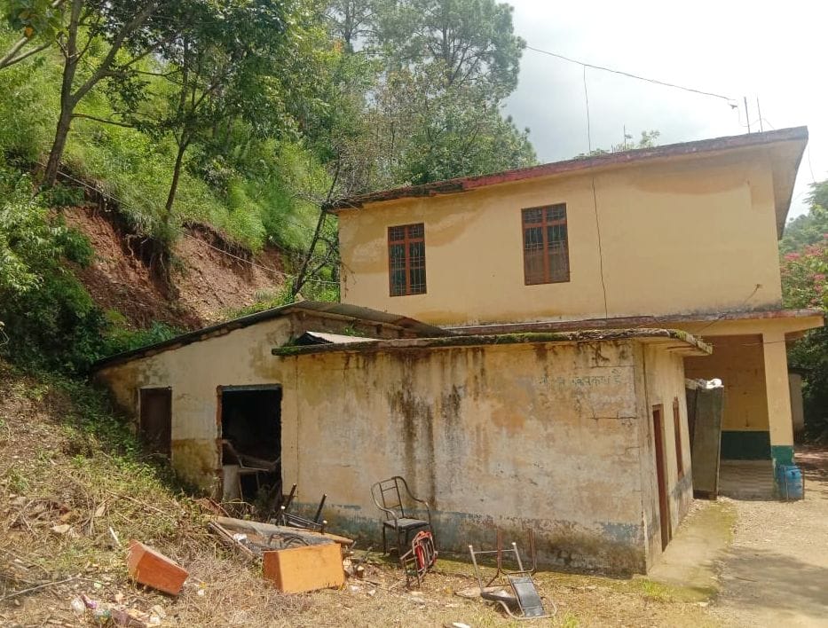 Landslide on Kalhog school building,

Electric pole fell on Gowda school