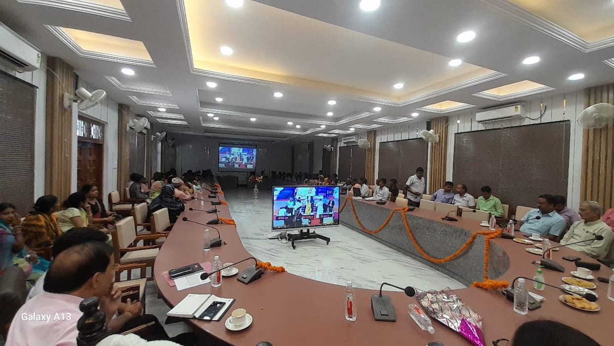 Children along with officials watched the DBT live telecast of the Chief Minister