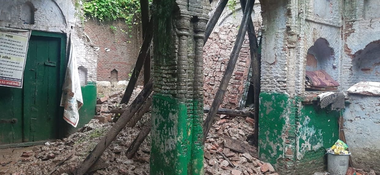 Heavy rain became a disaster, somewhere the wall and somewhere the roof fell