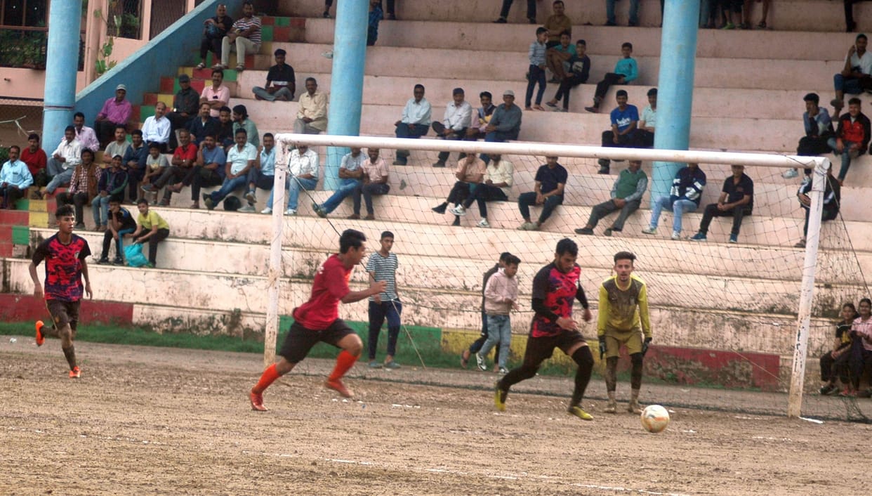 Football: Vin defeated Rai by 3-2