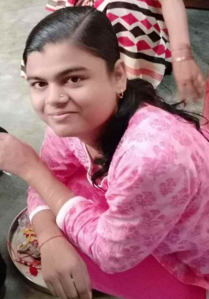 girl's dead body found hanging