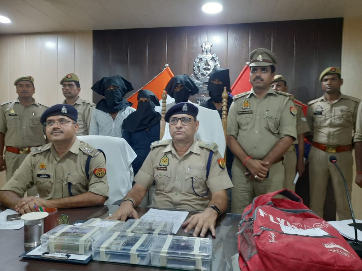 Accused of robbery in Dhanghata area were caught for money