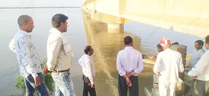 Aligarh News: गंगा में बाढ़ का खतरा मंडराया, यमुना में जलस्तर घटा, ग्रामीणों की बढ़ रही परेशानी Flood threat looms in Ganga, water level decreases in Yamuna