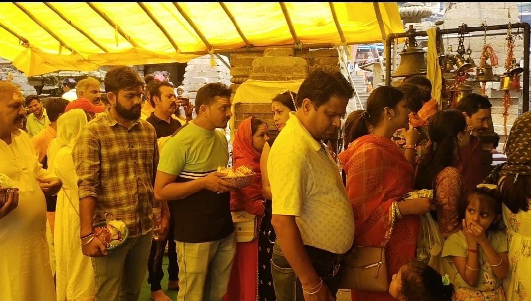Devotees gathered in the Shravani fair of Jageshwar