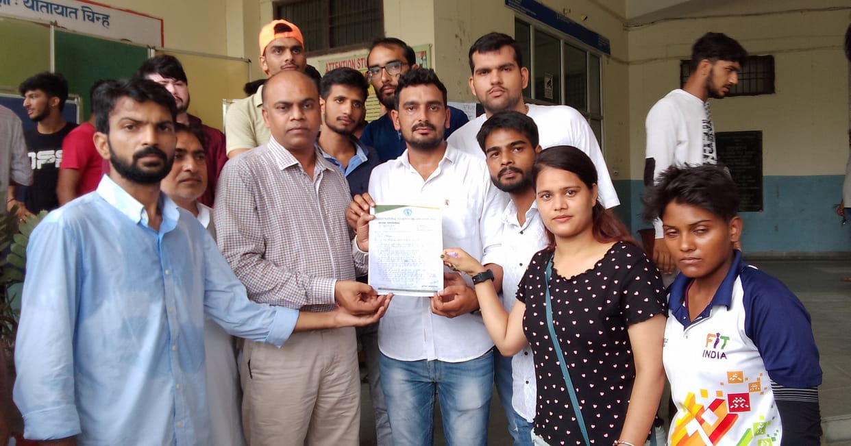 Students who were deprived of taking the exam submitted a memorandum shouting slogans in the CBLU campus