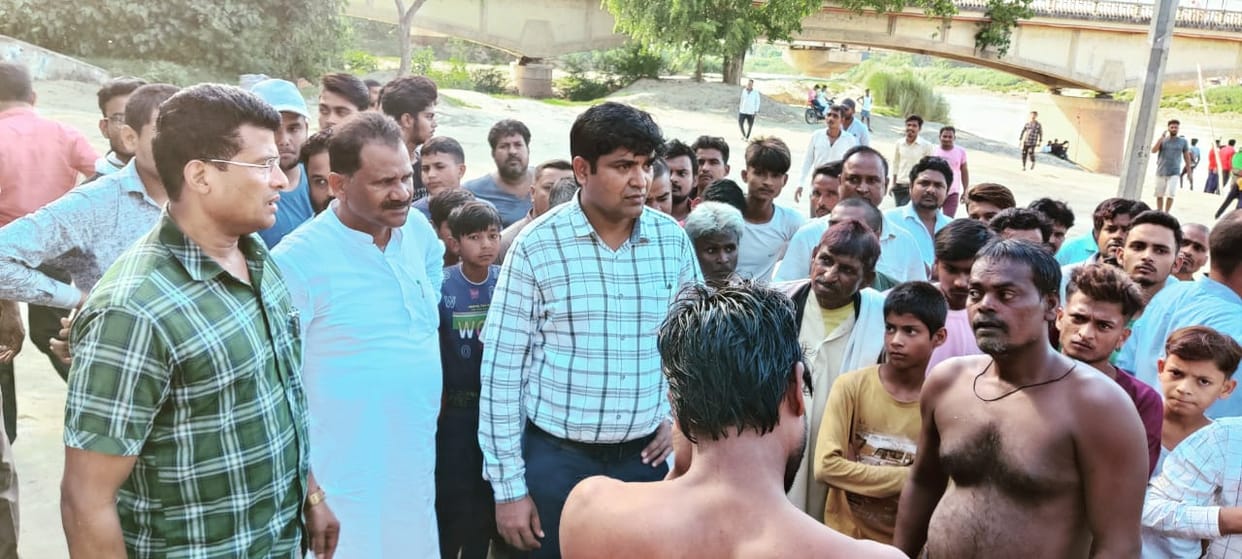 Within two hours the young man and the woman jumped into Rapti, the young man missing