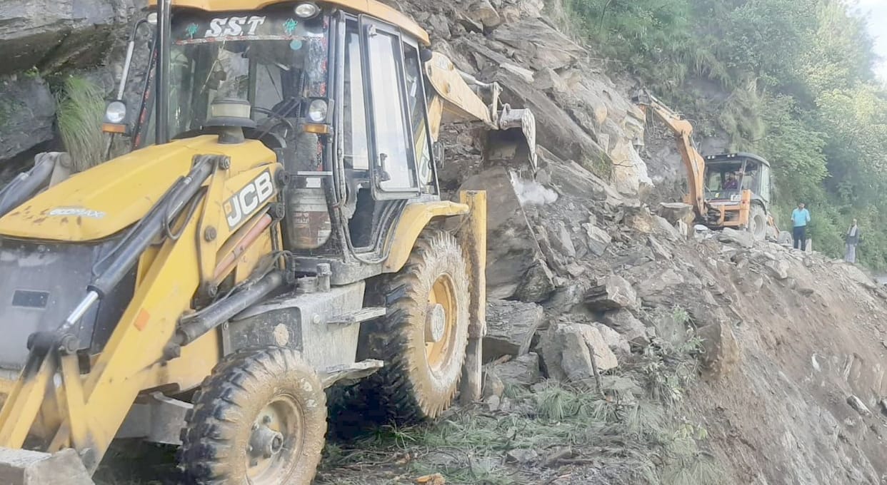 Landslide on Saluni-Chamba road