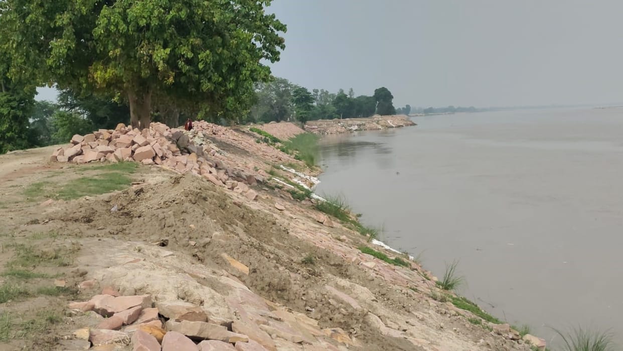 sir u river water lable