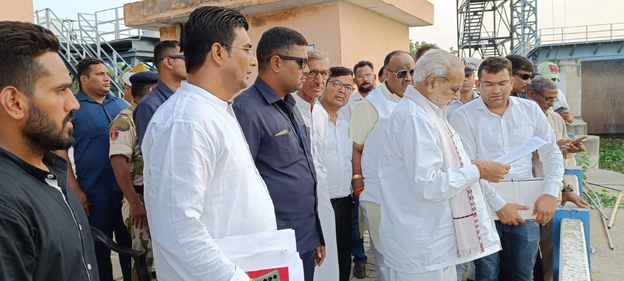 Odisha Governor Prof. Ganeshi Lal visited flood affected areas