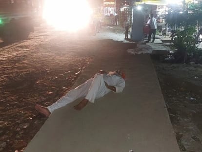 Roadways buses stop in the evening, people spend the night on the roads