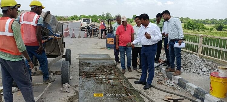 Officers inspected the repair work of Bhagalpur bridge