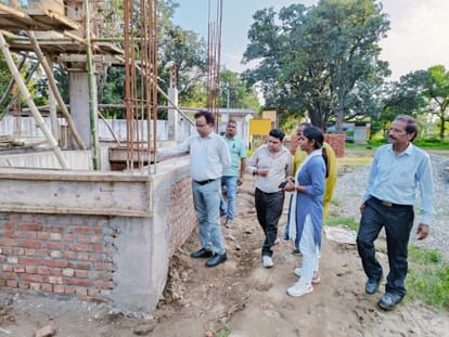 General Manager of UPPCL saw Gomti's multipurpose hall under construction