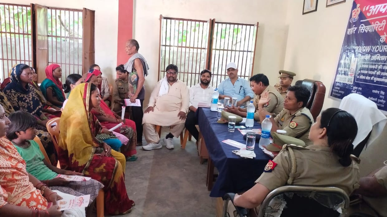 Police team conducted survey in the village, heard the problems of the villagers