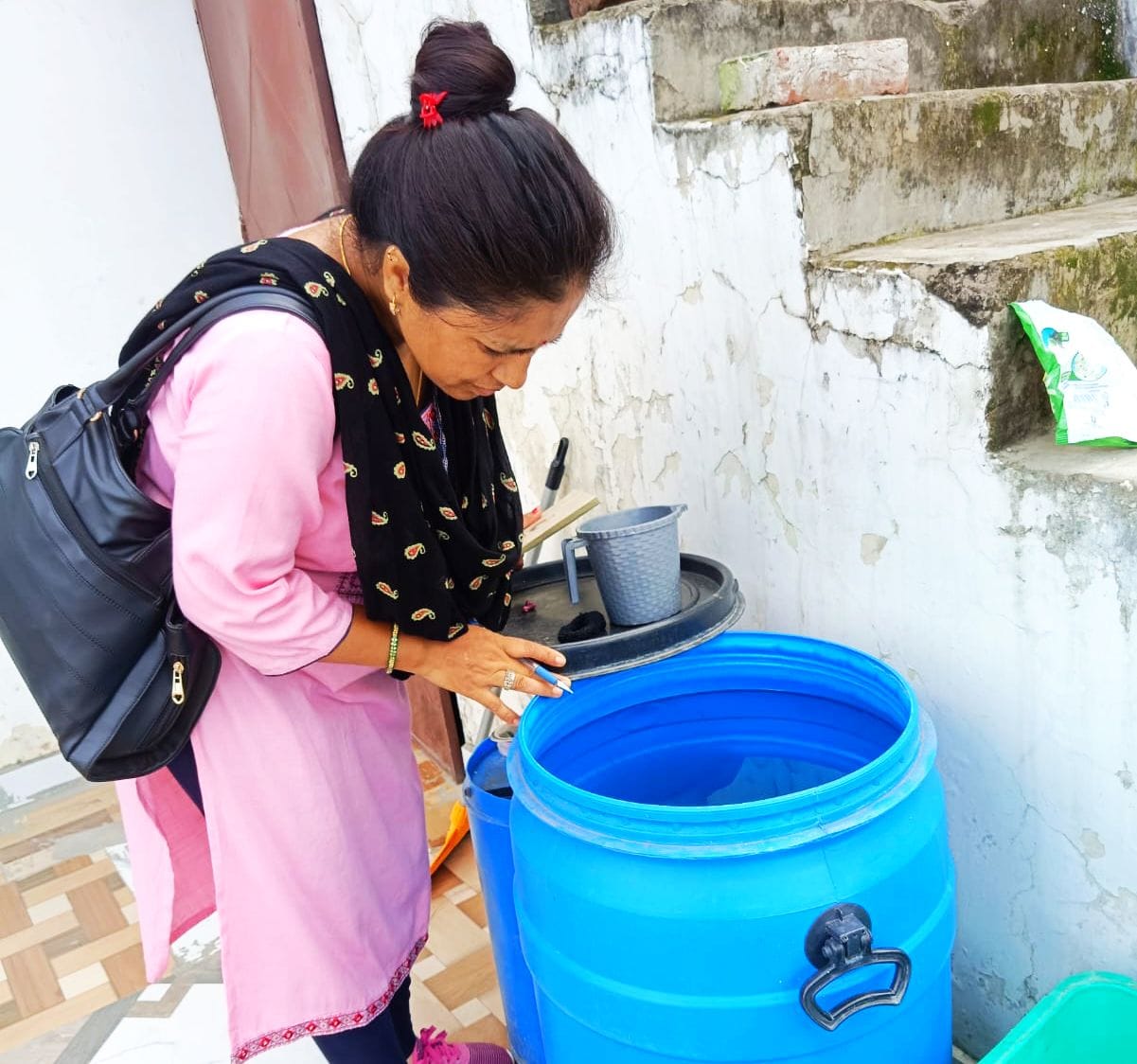 Investigation of 126 houses in Parwanoo, eight

Dengue larvae found in water