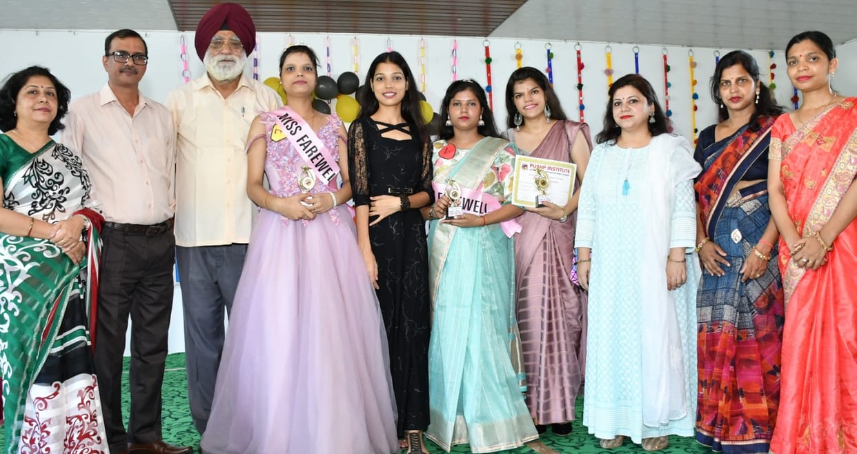 Shruti and Gunjan selected Miss Farewell