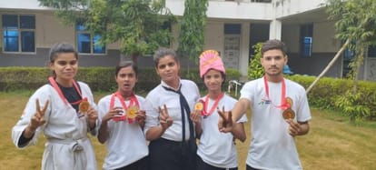District players won two gold, one silver and one bronze medals
