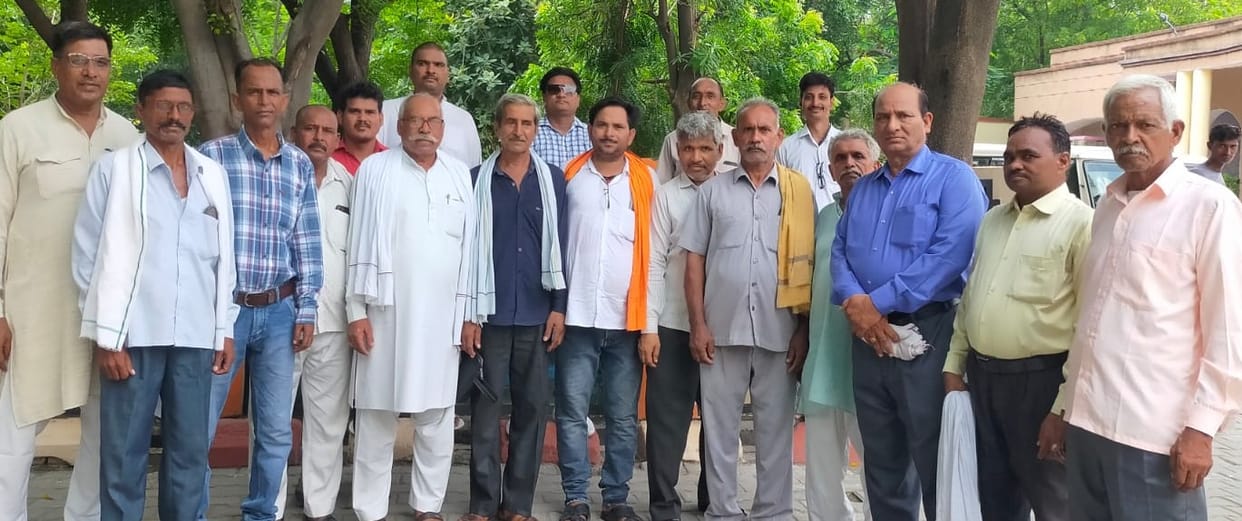 Memorandum submitted to ADM against lathicharge on Kshatriya Samaj