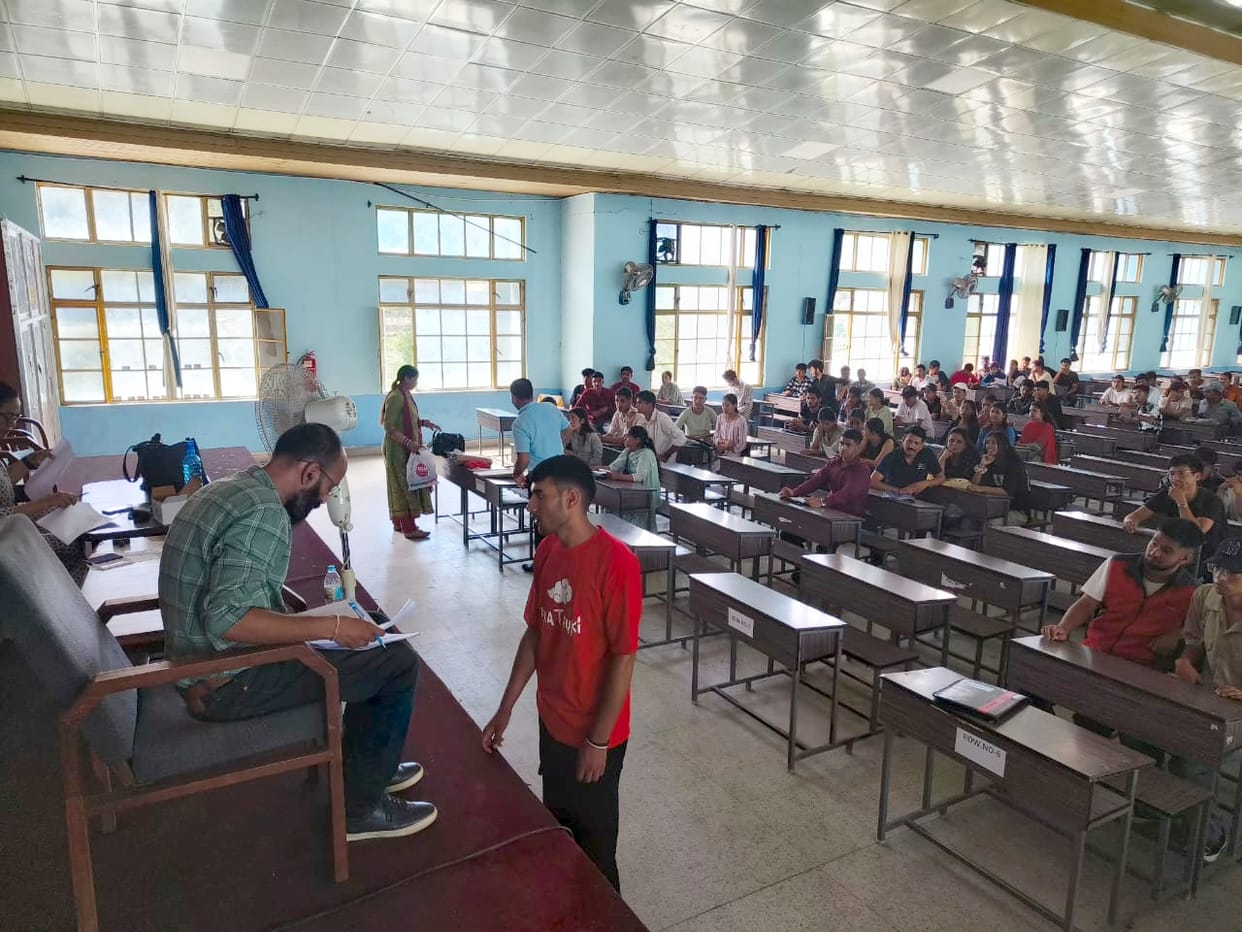 1,985 students took admission in Kullu College