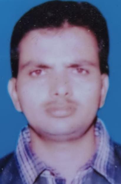 shopkeeper committed suicide by hanging from the tree