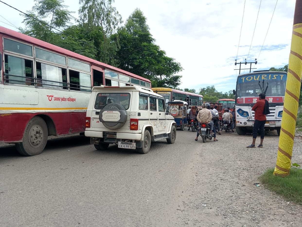 Not enough space at roadways bus stand, buses standing on the road