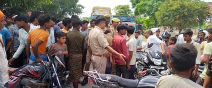 Budaun News: बिजली नहीं मिली तो सड़क पर उतरे किसान, लगाया जाम Farmers came on the road if electricity was not available, jammed