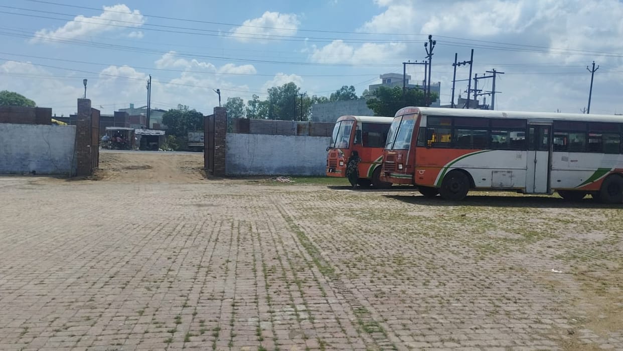 Route diversion dhadam, vehicles kept on speeding