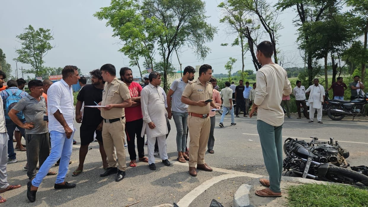 Brother returning after giving sister's kothli died in a road accident